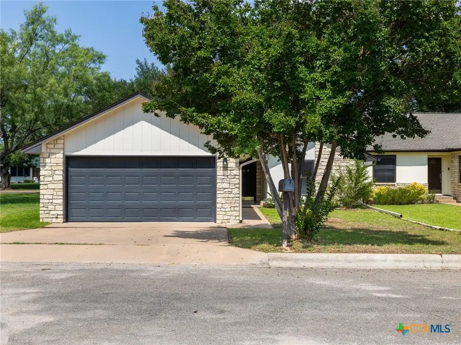 26 Fairway Lane, Meadowlakes, TX 78654 - Image #2