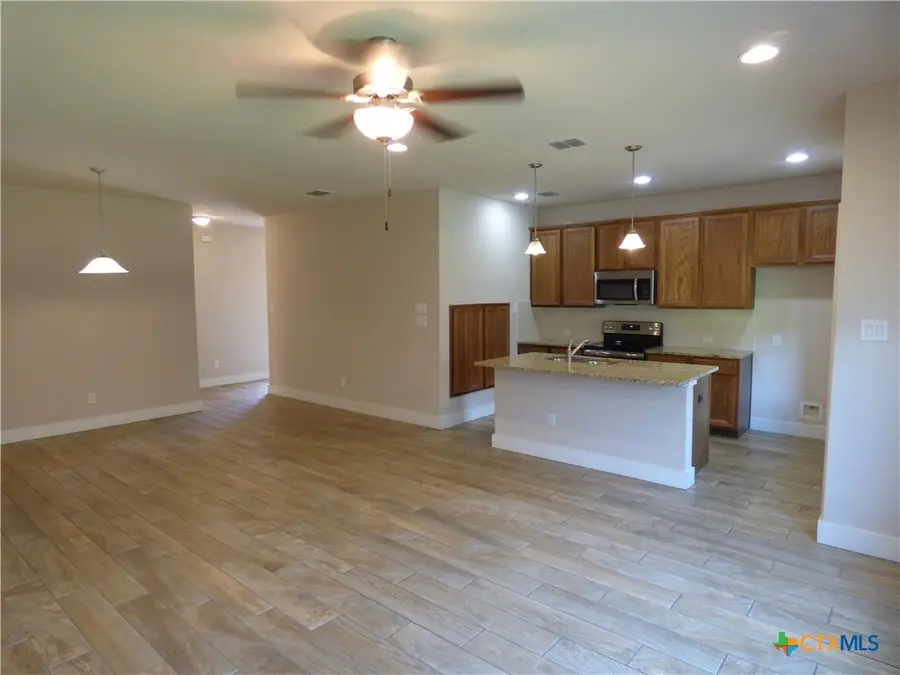 918 Crystal Brook Cove, New Braunfels, TX 78130 - Image #2