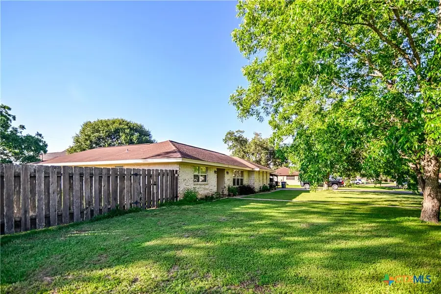 904 Iola Street, Victoria, TX 77904 - Image #2