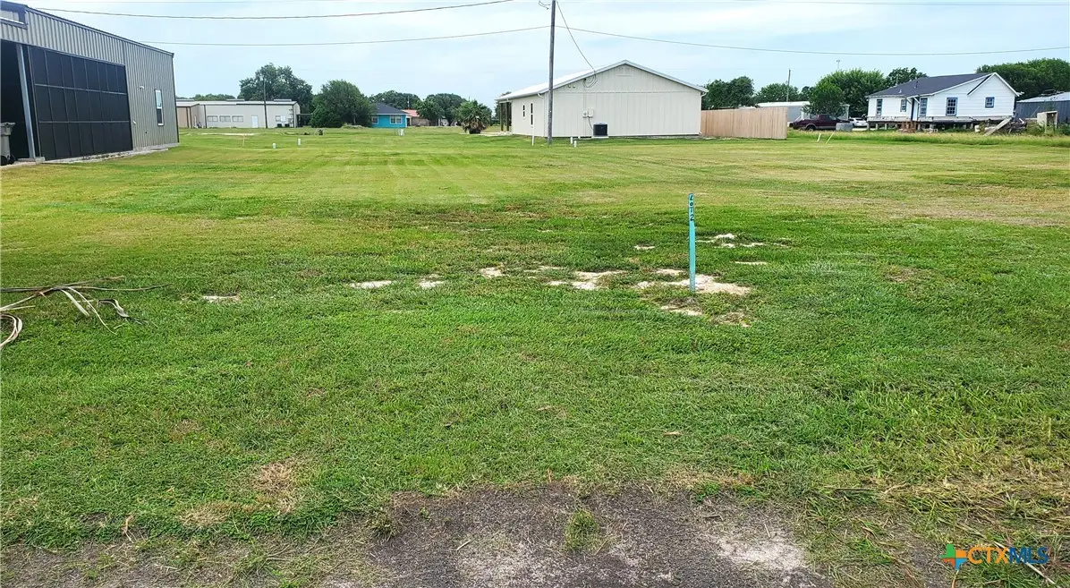 1204 W Dallas Avenue, Seadrift, TX 77983 - Image #1