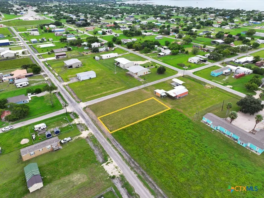 1303 Bill Tindall Avenue, Seadrift, TX 77983 - Image #3