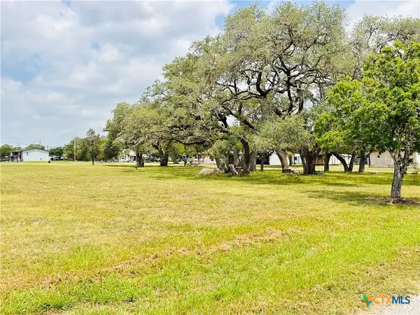 510 Pat Cleburne Street, Yoakum, TX 77995