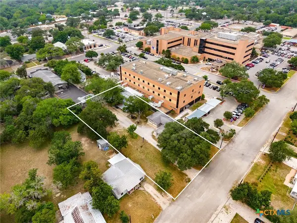 571 N Houston Avenue, New Braunfels, TX 78130