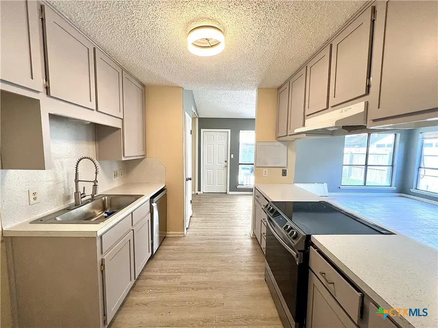 105 Kensington Drive, Victoria, TX 77901 - Image #3