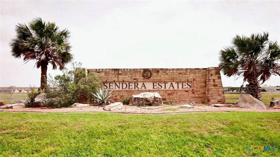 94 Sendera Loop, Victoria, TX 77904 - Image #1
