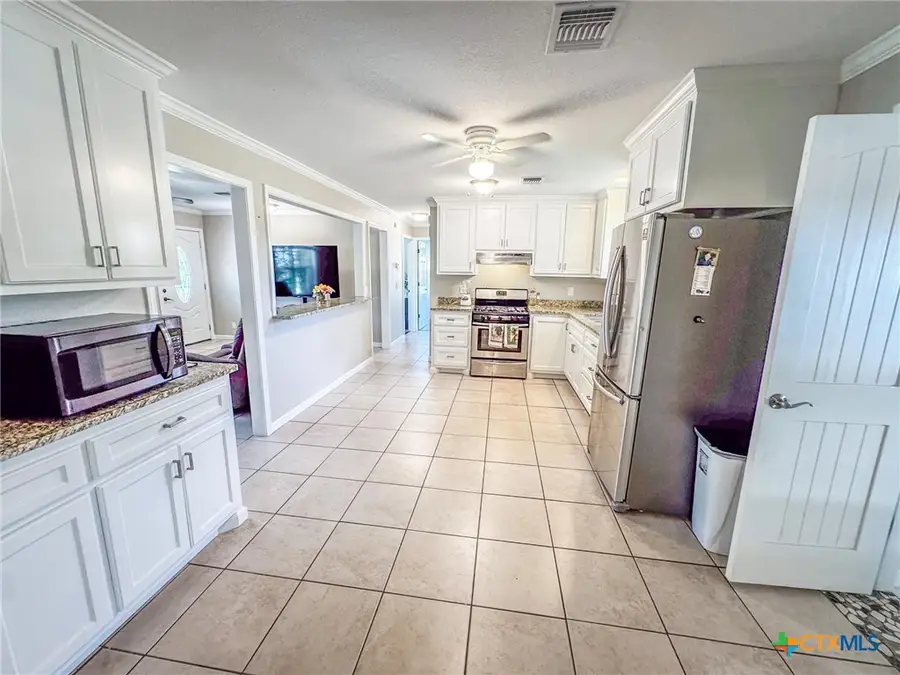 510 E 7th Street, Yorktown, TX 78164 - Image #3