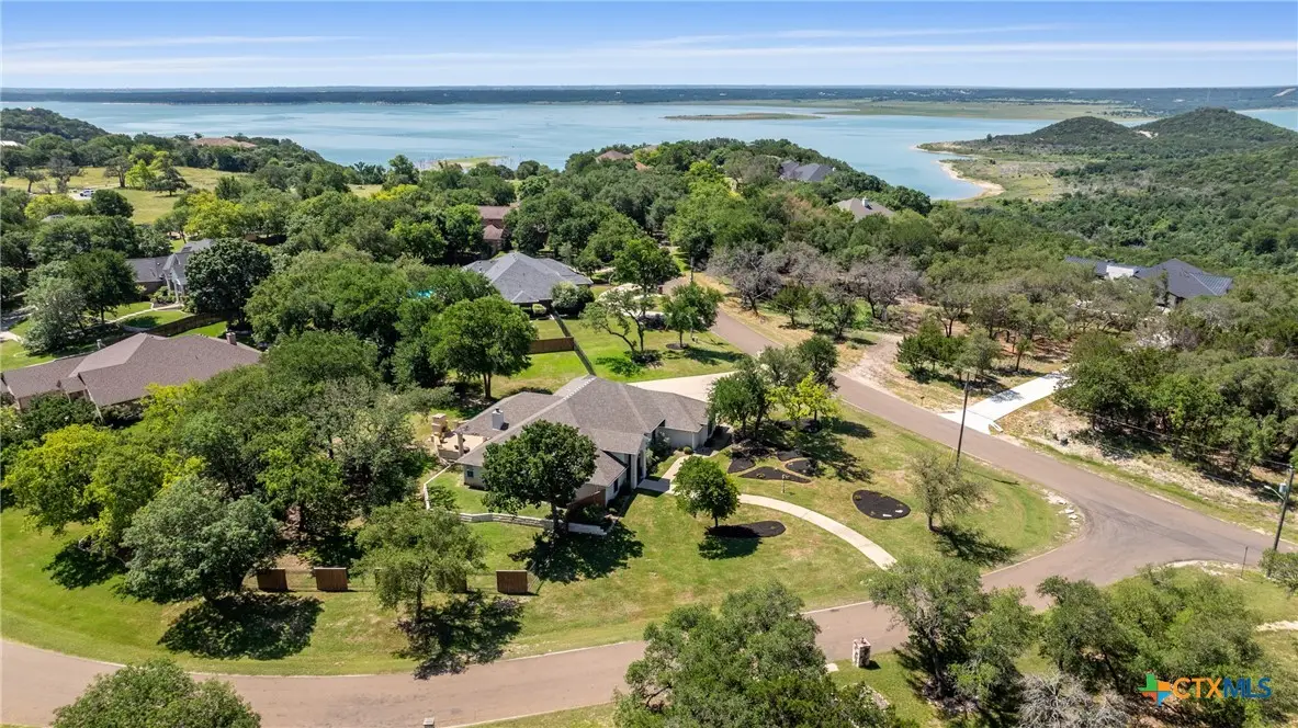 4340 Lago Vista Drive, Belton, TX 76513 - Image #1