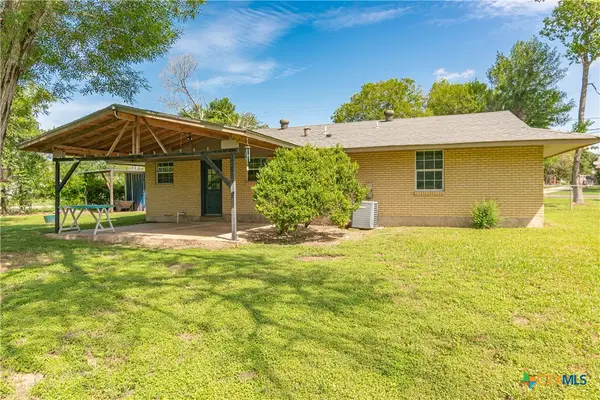 133 Country Acres Drive, Seguin, TX 78155