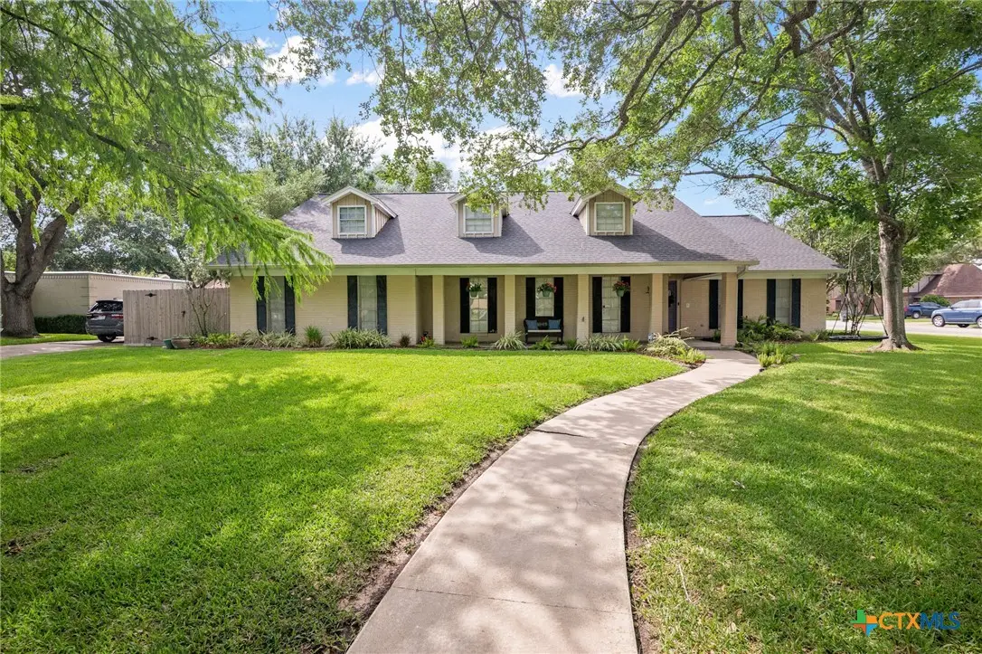 407 Pasadena Drive, Victoria, TX 77904 - Image #1