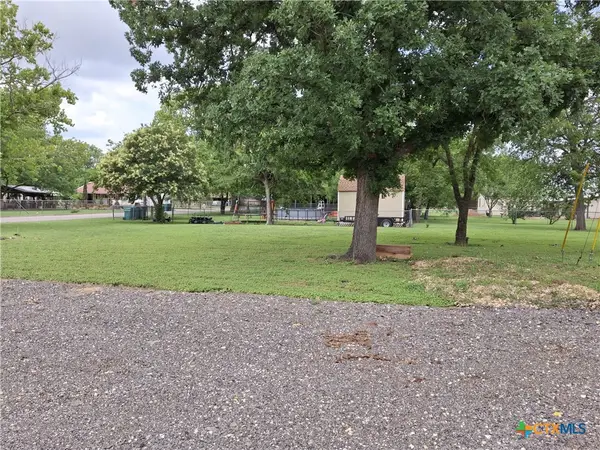 480 E Avenue R, Belton, TX 76513