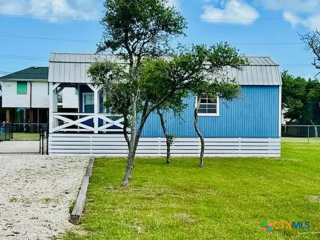 1303 W Adams Avenue, Port Oconnor, TX 77982 - Image #2