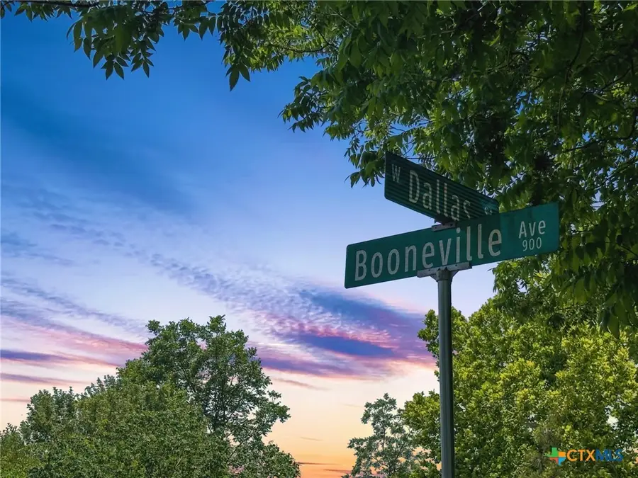 922 Booneville Avenue, New Braunfels, TX 78130 - Image #2