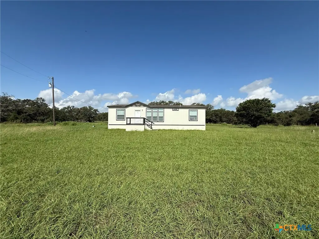 19656 Us Highway 77, Yoakum, TX 77995 - Image #1