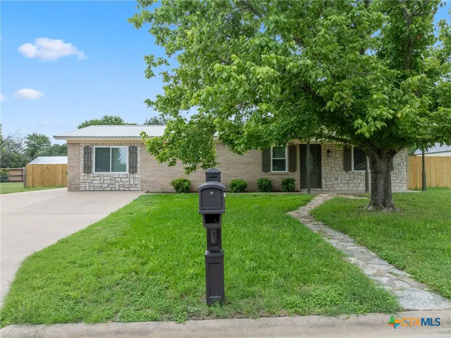 607 Nancy Ann Street, Hamilton, TX 76531 - Image #2