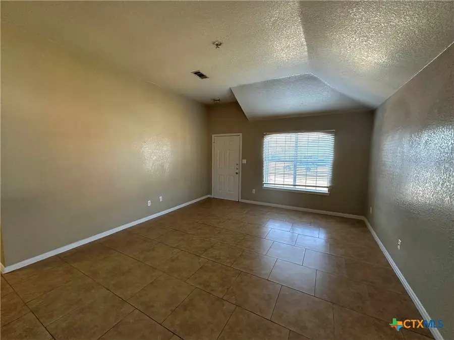 4002 Hitchrock Drive, Killeen, TX 76549 - Image #2
