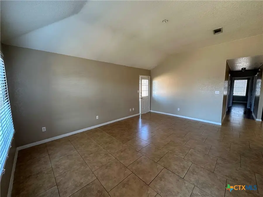 4002 Hitchrock Drive, Killeen, TX 76549 - Image #3