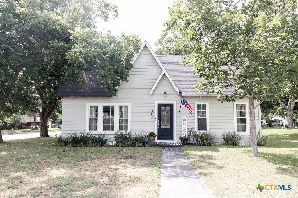 403 E 13th Street, Shiner, TX 77984 - Image #1