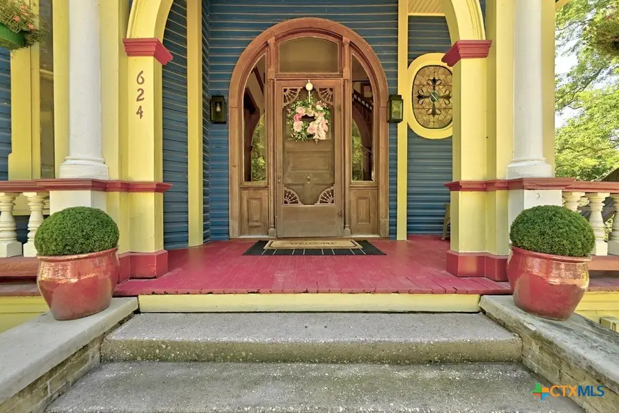 624 Saint Louis Street, Gonzales, TX 78629 - Image #2