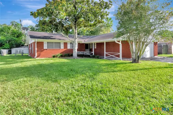 2307 E Airline Road, Victoria, TX 77901