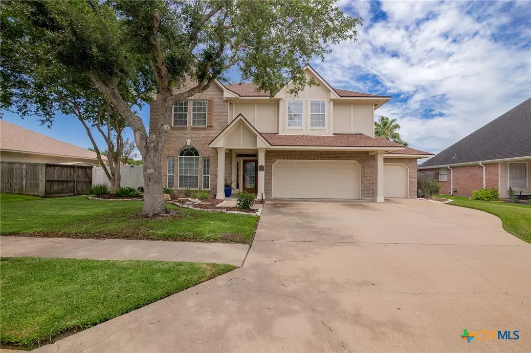 204 Edgewater, Victoria, TX 77904 - Image #1