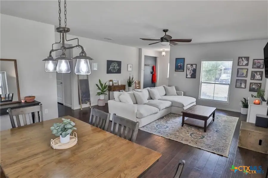 829 Manhattan, New Braunfels, TX 78130 - Image #2