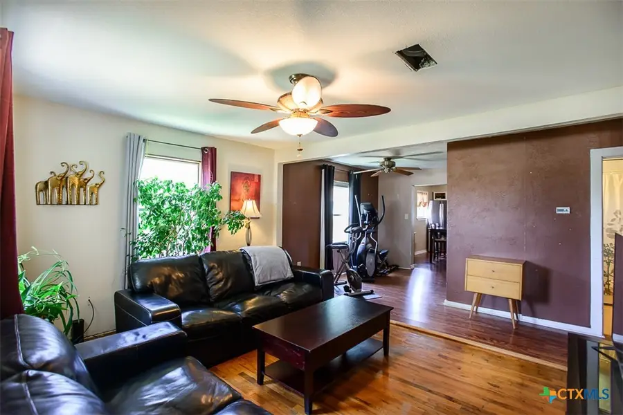 703 W Avenue O, Belton, TX 76513 - Image #2