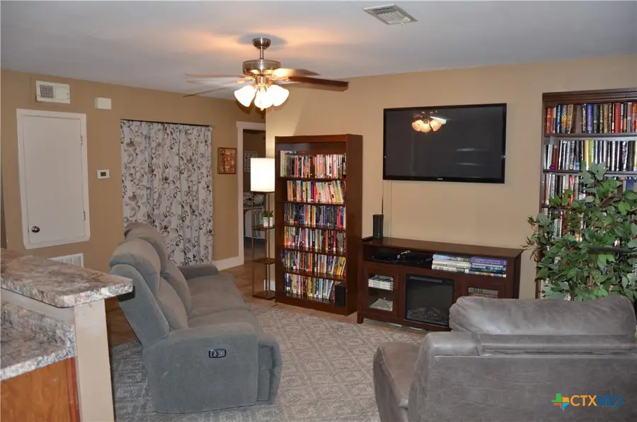 210 Meadow Lane, Martindale, TX 78655 - Image #3