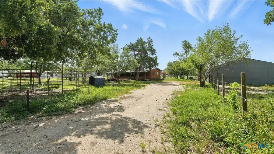 275 & 279 Cross Road, Kingsbury, TX 78638 - Image #2