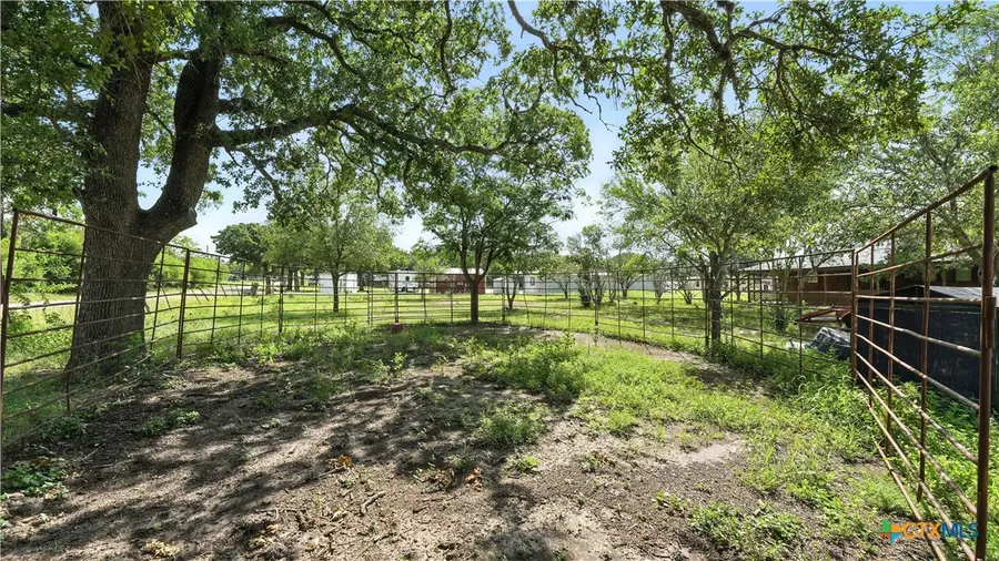 275 & 279 Cross Road, Kingsbury, TX 78638 - Image #3