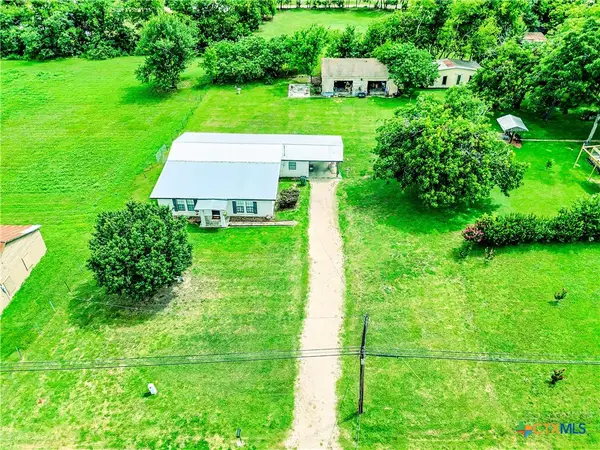 507 E 1st Street, Cameron, TX 76520