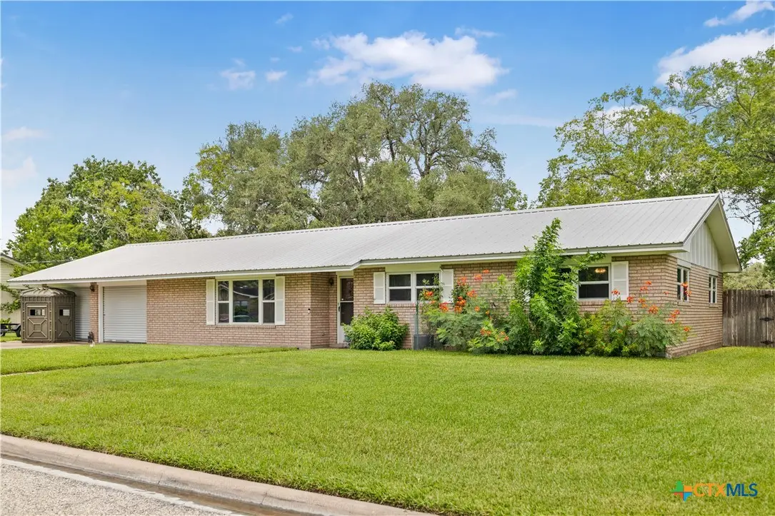 508 W Johnson Street, Cuero, TX 77954 - Image #1