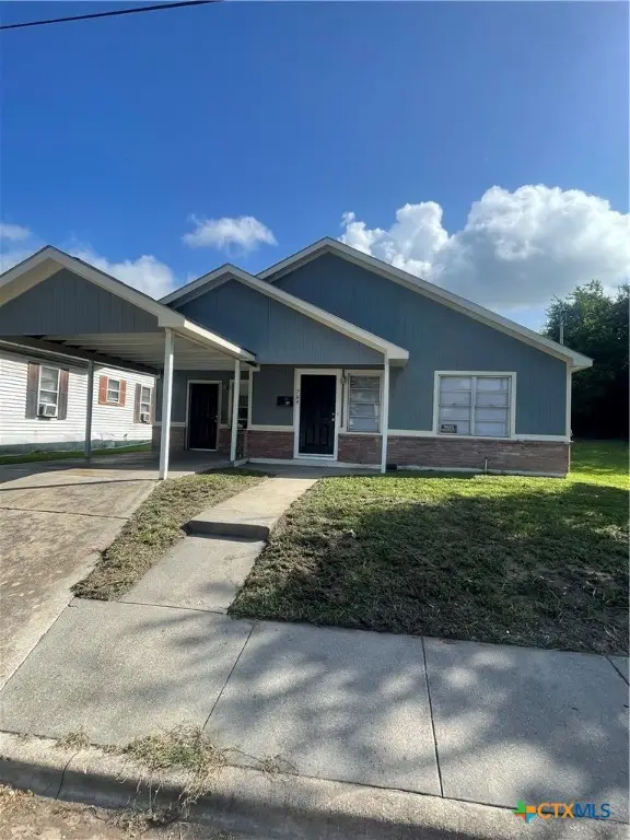 704 E 2nd Street, Victoria, TX 77901 - Image #1