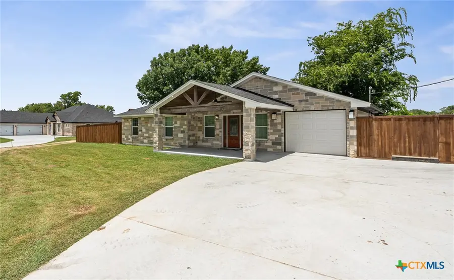 318 Franklin Road, Eddy, TX 76524 - Image #2