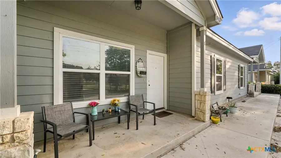 911-913 E Seideman Street, Seguin, TX 78155 - #2
