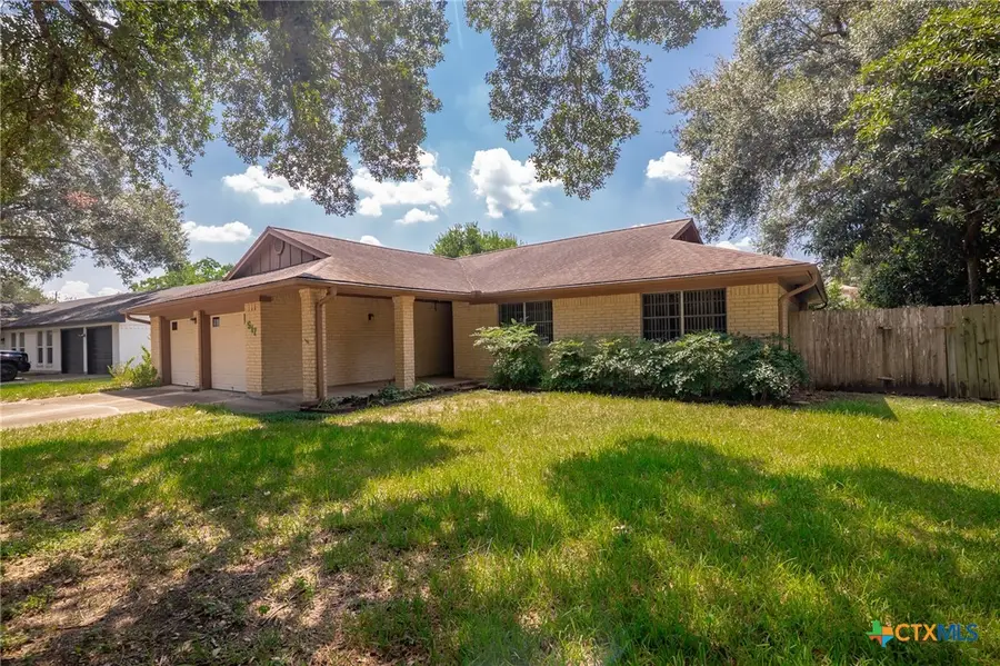 517 Maplewood Drive, Victoria, TX 77901 - Image #2