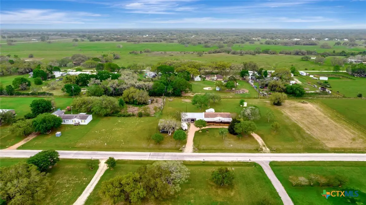 473 Hollybrook Drive, Inez, TX 77968 - Image #1