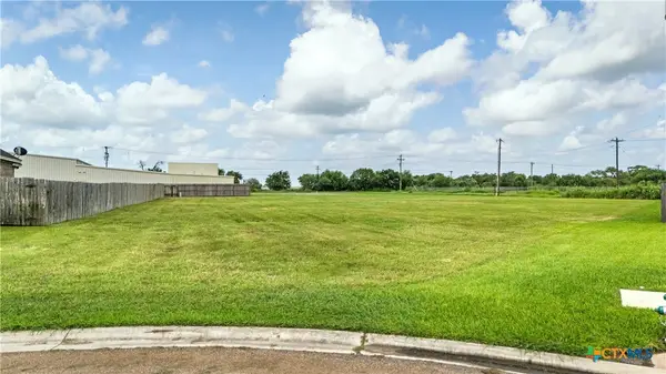 102 Auburn Hill, Victoria, TX 77904