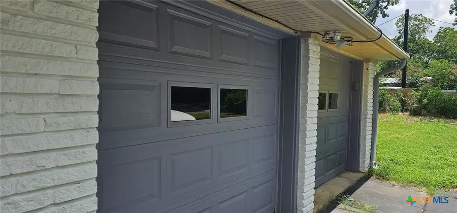 302 Smith Street, Gonzales, TX 78629 - Image #2