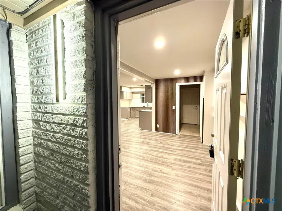 302 Smith Street, Gonzales, TX 78629 - Image #3