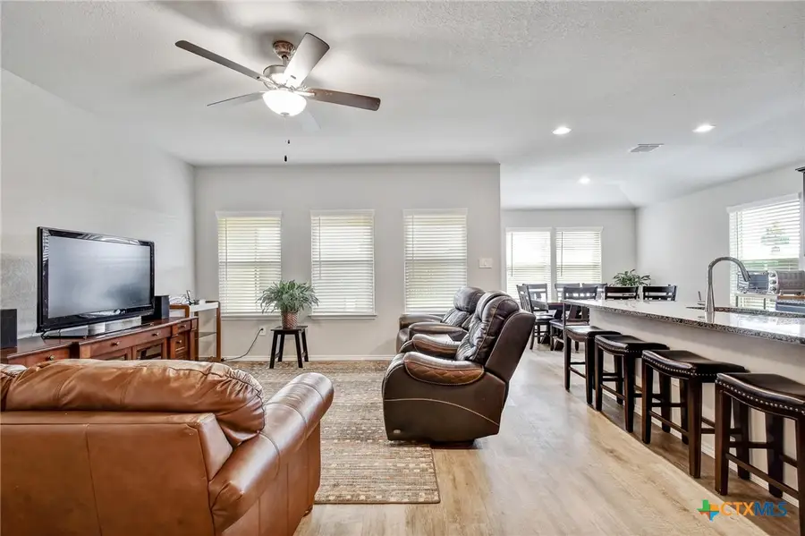 733 Peak Place, Seguin, TX 78155 - Image #3