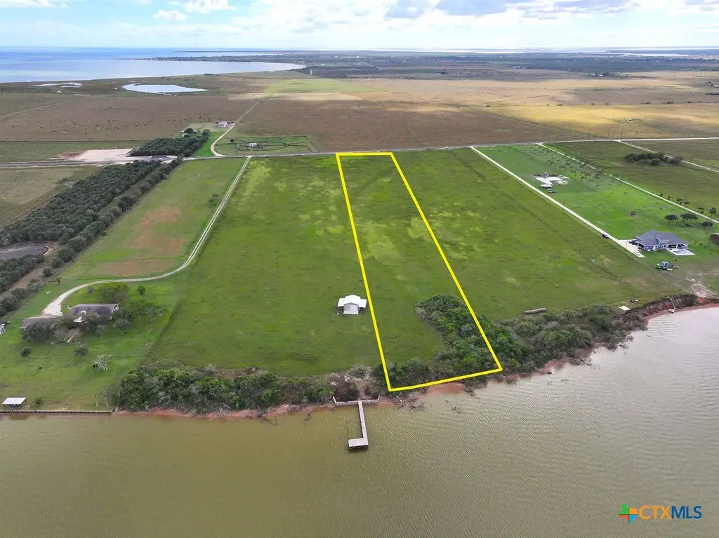 7 Shoreline Lane, Port Lavaca, TX 77979 - Image #1