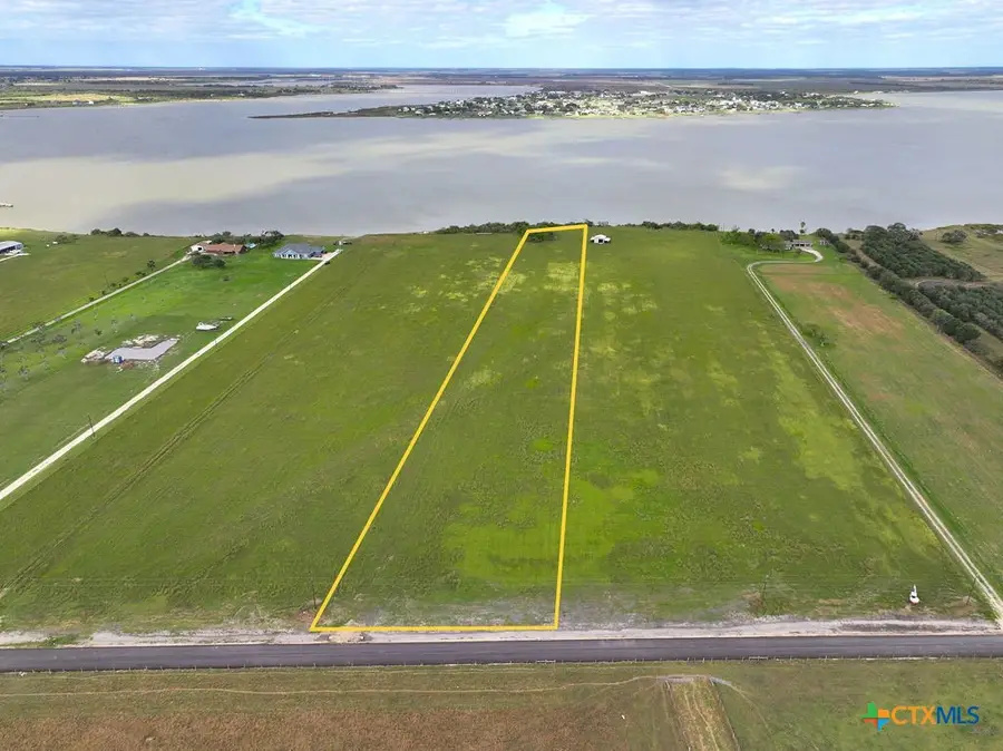 7 Shoreline Lane, Port Lavaca, TX 77979 - Image #2