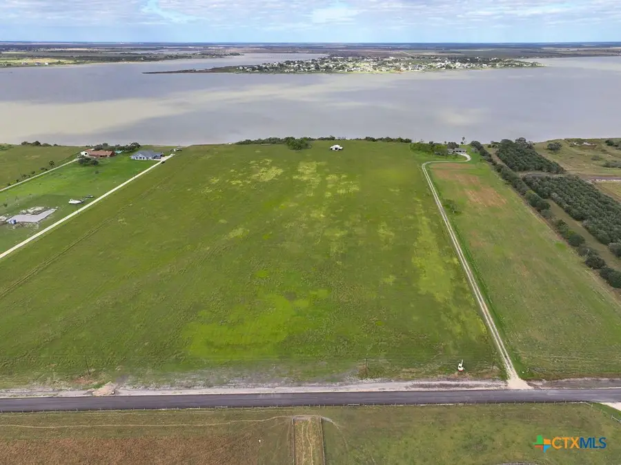 7 Shoreline Lane, Port Lavaca, TX 77979 - Image #3