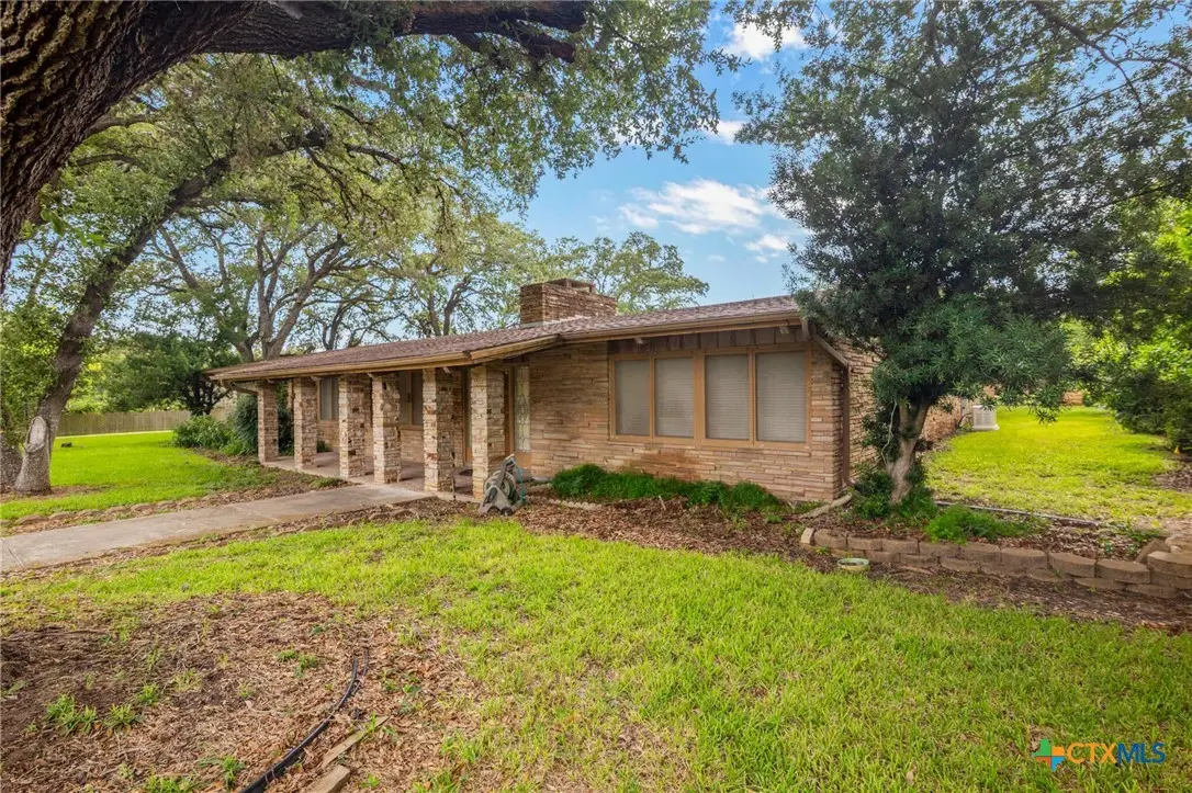 208 Davis Avenue, Goliad, TX 77963 - Image #1