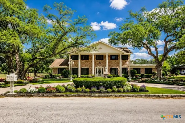 1101 Clark Street, Yoakum, TX 77995