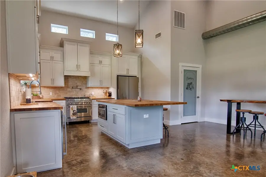 15545 State Highway 111, Yoakum, TX 77995 - Image #3