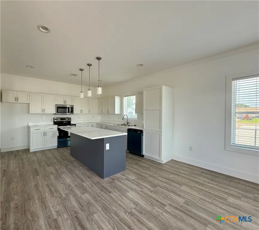 203 Villa Street, Cuero, TX 77954 - Image #3