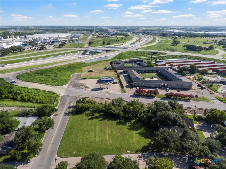 708 W Zenith Avenue, Temple, TX 76501 - Image #2