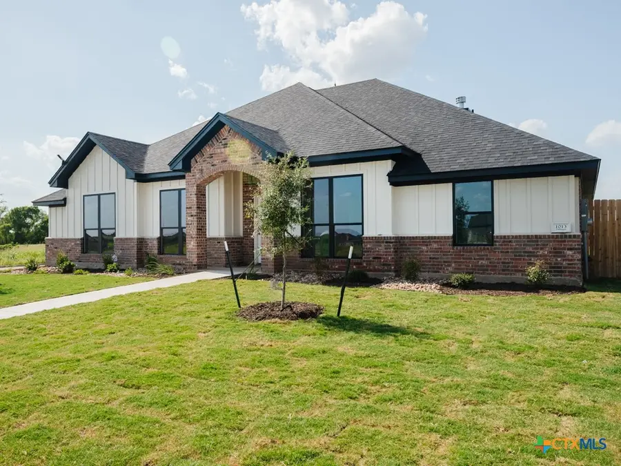 1013 Dillinger Road, Hewitt, TX 76643 - Image #2