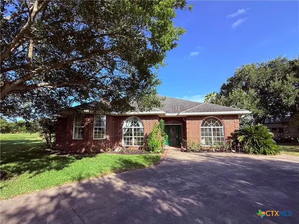 868 Shannon Lane, Port Lavaca, TX 77979